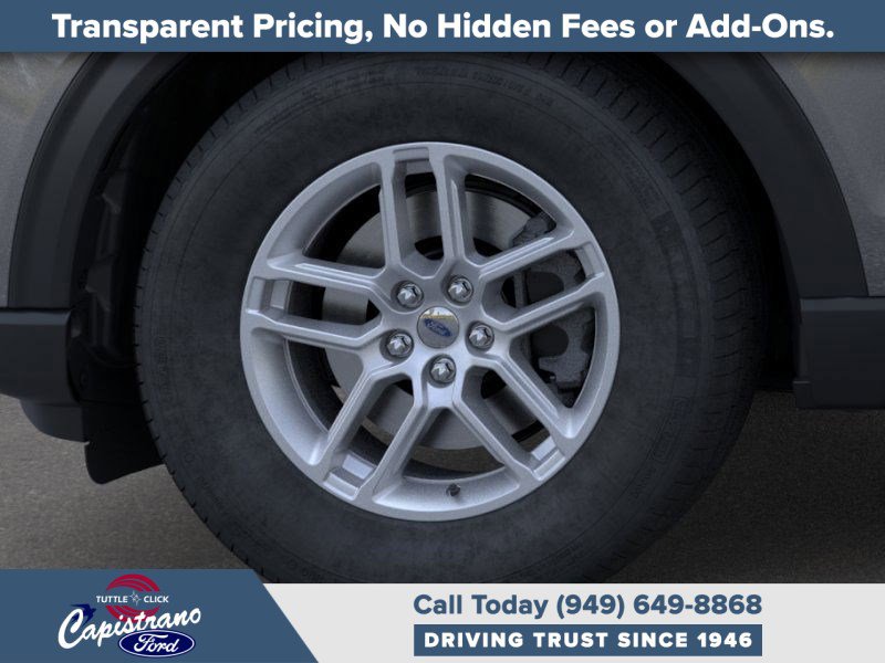 2025 Ford Explorer photo 2