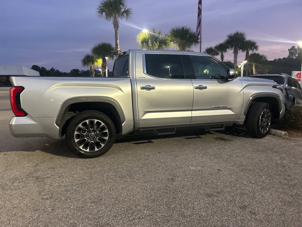 2023 Toyota Tundra Limited CrewMax photo 3