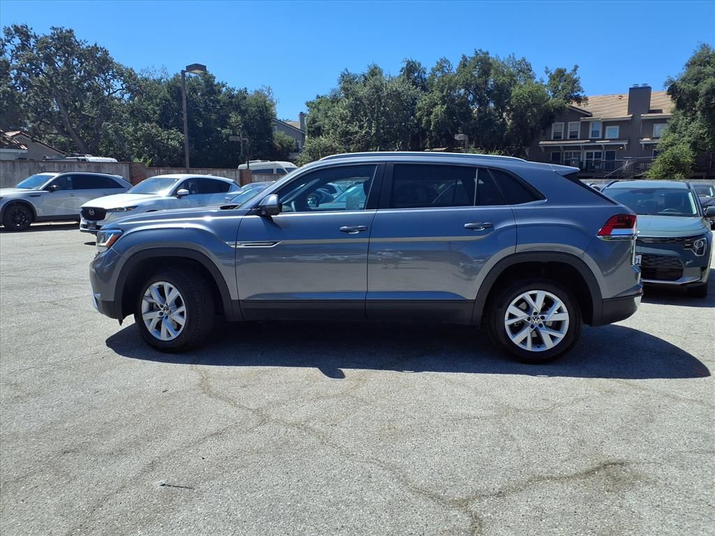 2021 Volkswagen Atlas Cross Sport photo 2