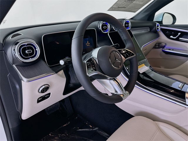 2025 Mercedes Benz GLC 350e 4MATIC photo 9