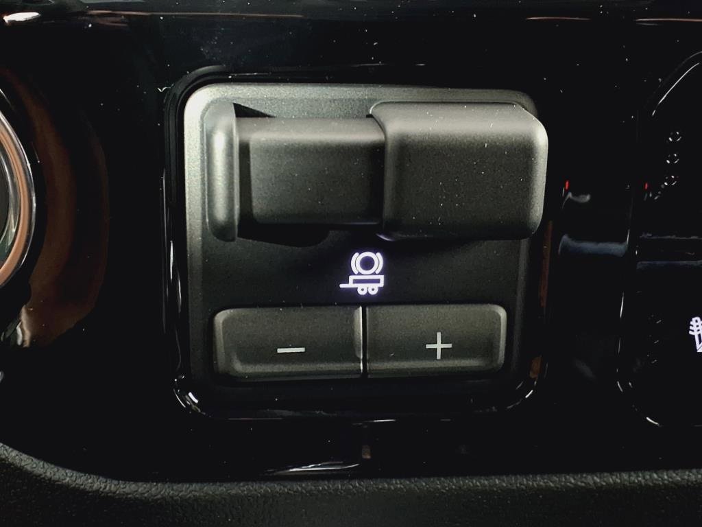 2025 Chevrolet Silverado 1500 LT photo 12