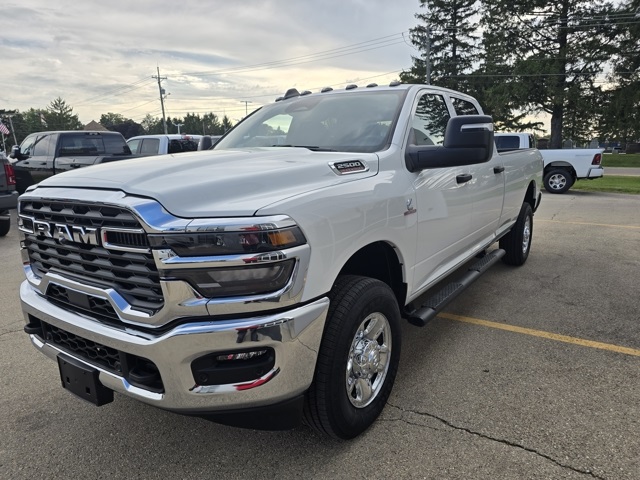 2025 Ram 2500 Tradesman photo 4