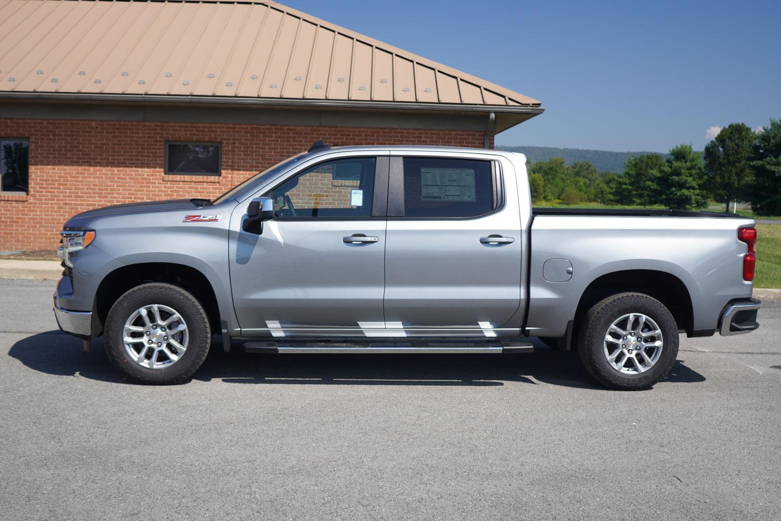 2026 Chevrolet Silverado 1500 LT photo 3