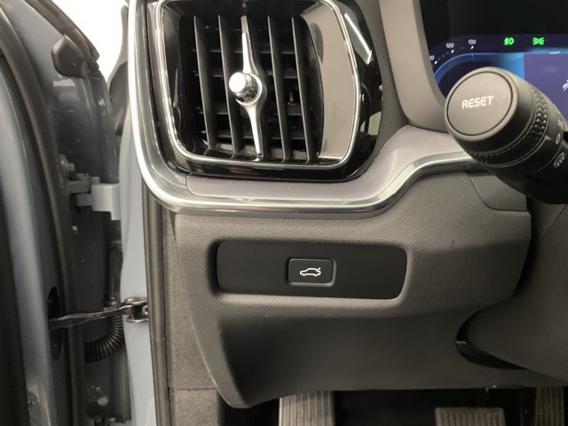 Used 2024 Gray Volvo B5 Core Dark Theme image 14