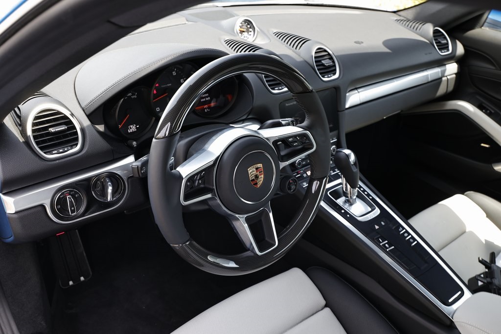 2025 Porsche Cayman Base photo 4