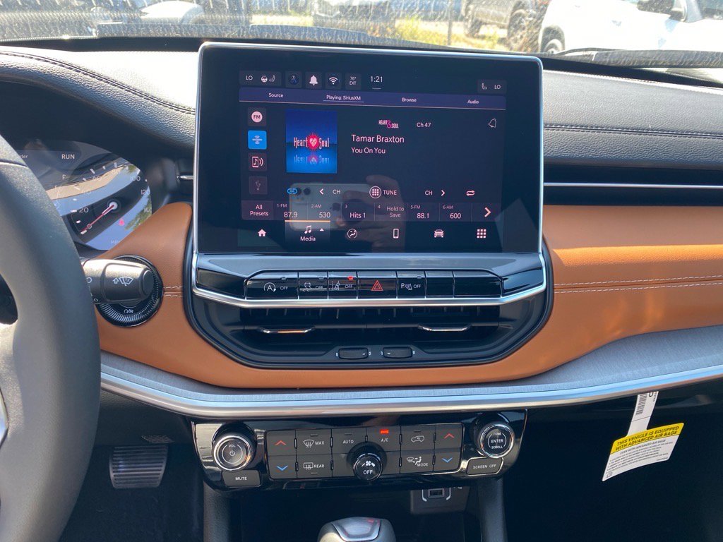 2025 Jeep Compass Limited photo 6