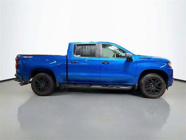 2023 Chevrolet Silverado 1500 Custom photo 2