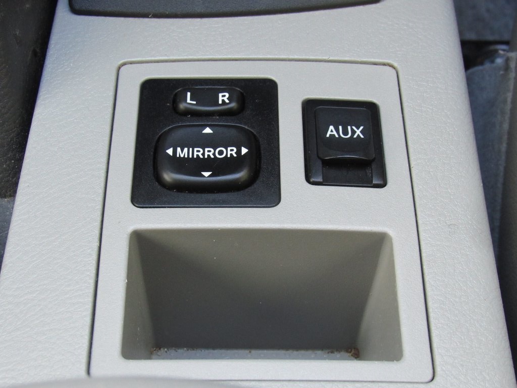 2011 Toyota RAV4 LE photo 31