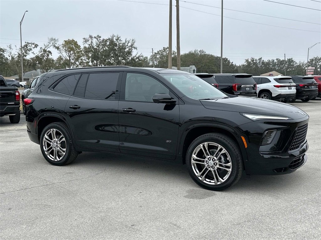 2025 Buick Enclave Sport Touring photo 3