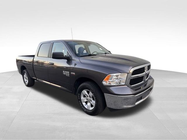 2020 Ram 1500 Classic SLT photo 3