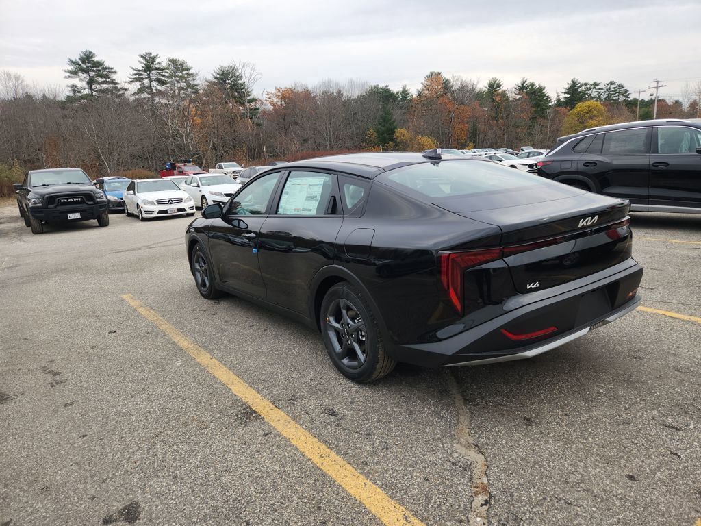 2025 Kia K4 LXS photo 4