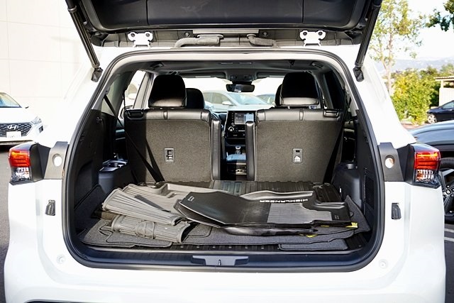 Used 2021 White Toyota XLE image 11