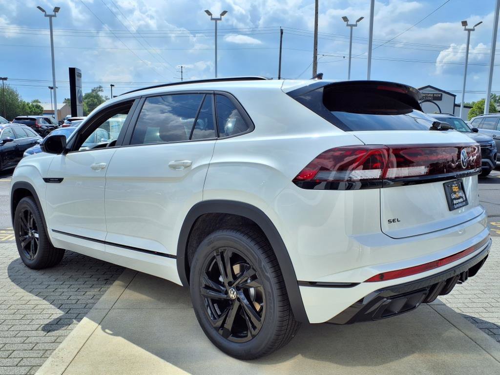 2025 Volkswagen Atlas Cross Sport SEL R-Line photo 7