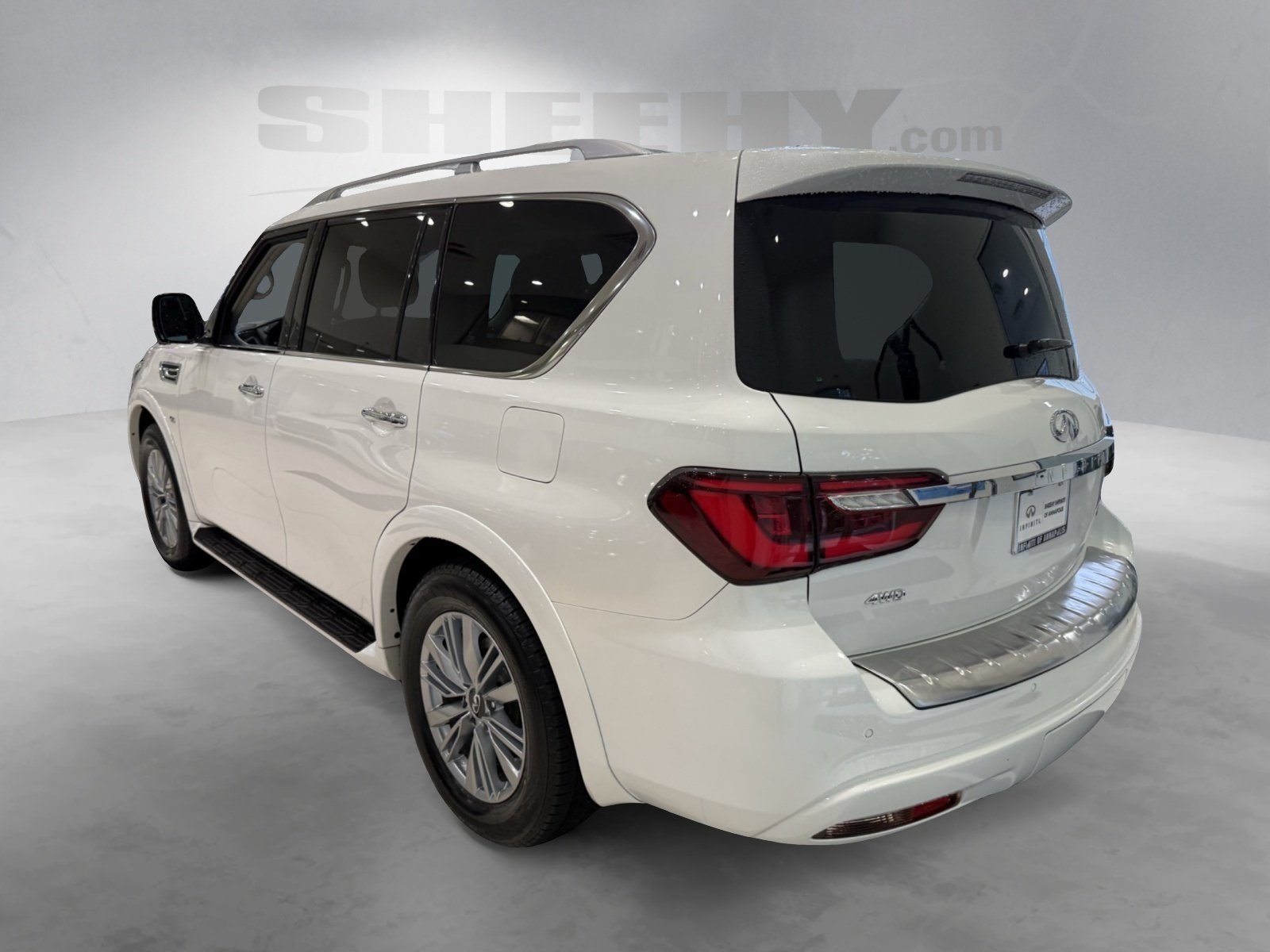 2020 Infiniti QX80 Luxe photo 3