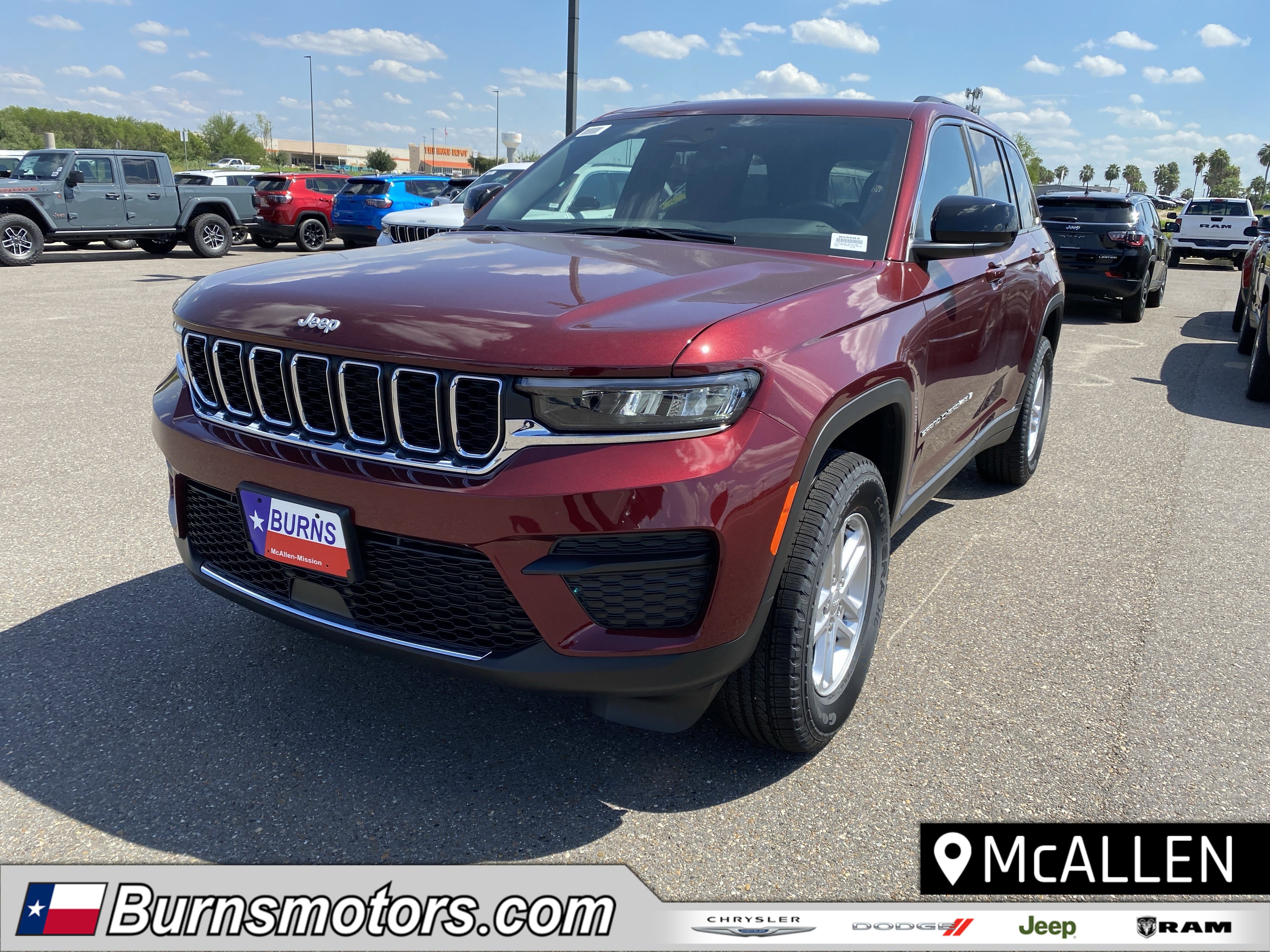 2025 Jeep Grand Cherokee Laredo's photo