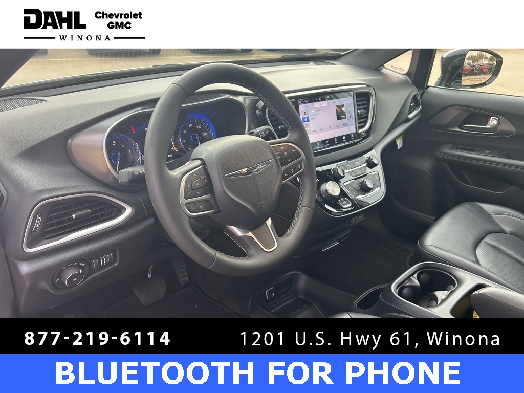 Used 2025 Chrysler Pacifica Select with VIN 2C4RC1BG8SR518901 for sale in Winona, Minnesota