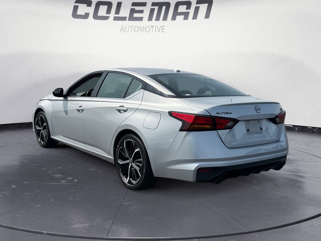 2024 Nissan Altima 2.5 SR photo 3