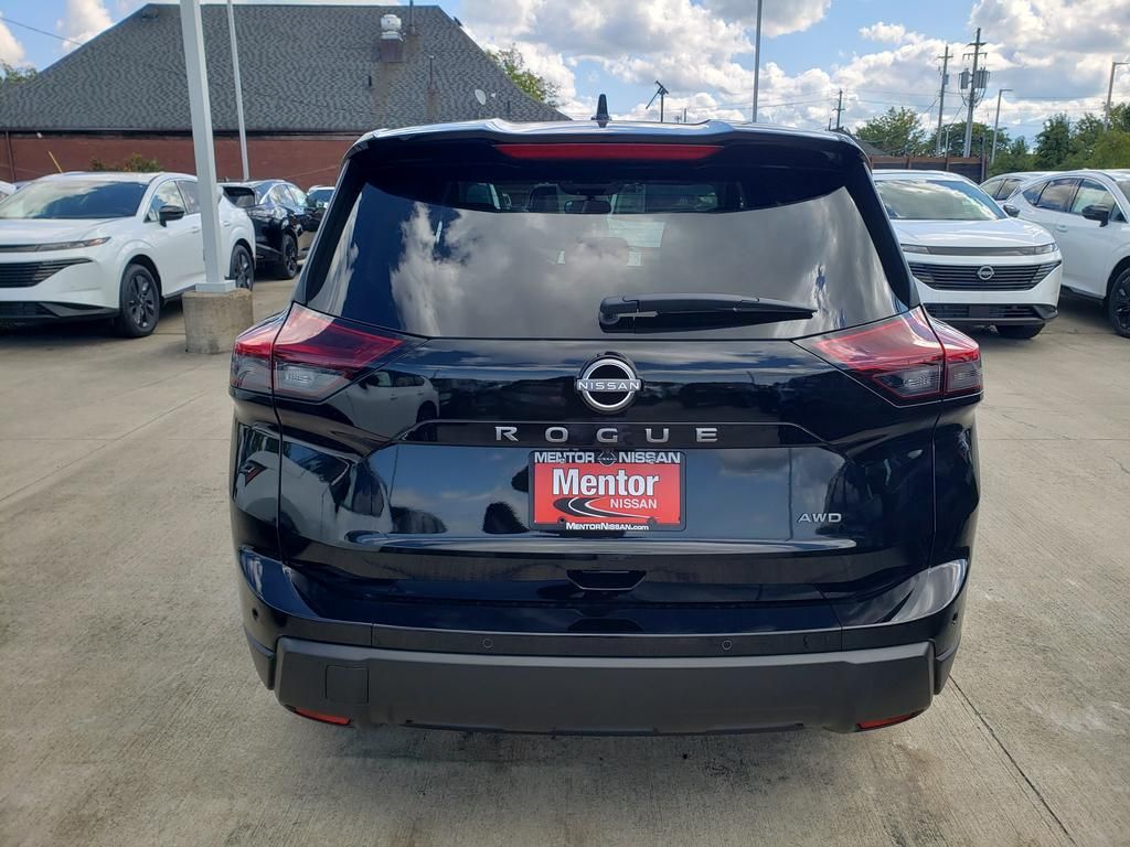 2026 Nissan Rogue SV photo 4