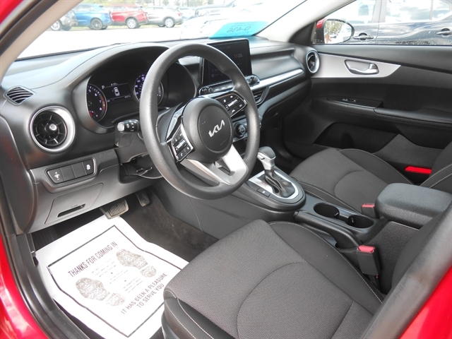 2024 Kia Forte LXS photo 3