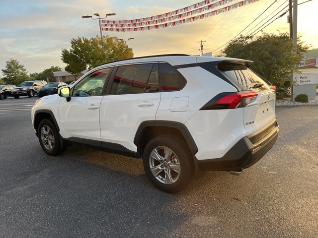 2024 Toyota RAV4 XLE photo 34