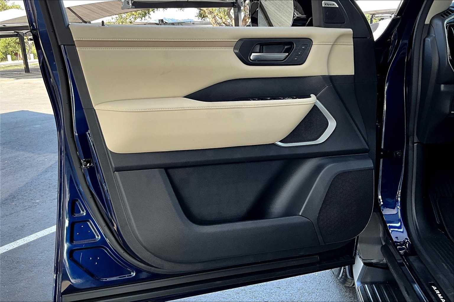 2026 Nissan Armada Platinum photo 9