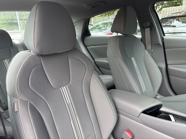 2022 Hyundai Elantra SEL Convenience photo 19
