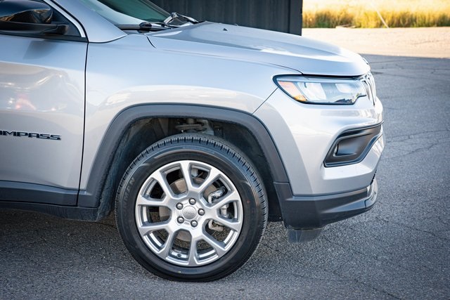 2022 Jeep Compass Latitude Lux photo 5
