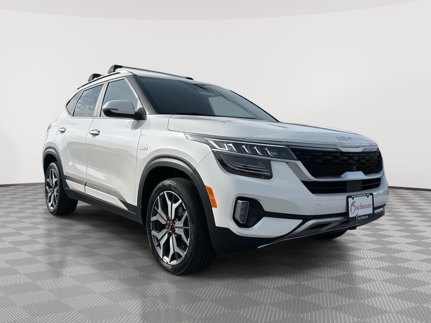 2023 Kia Seltos SX photo 3