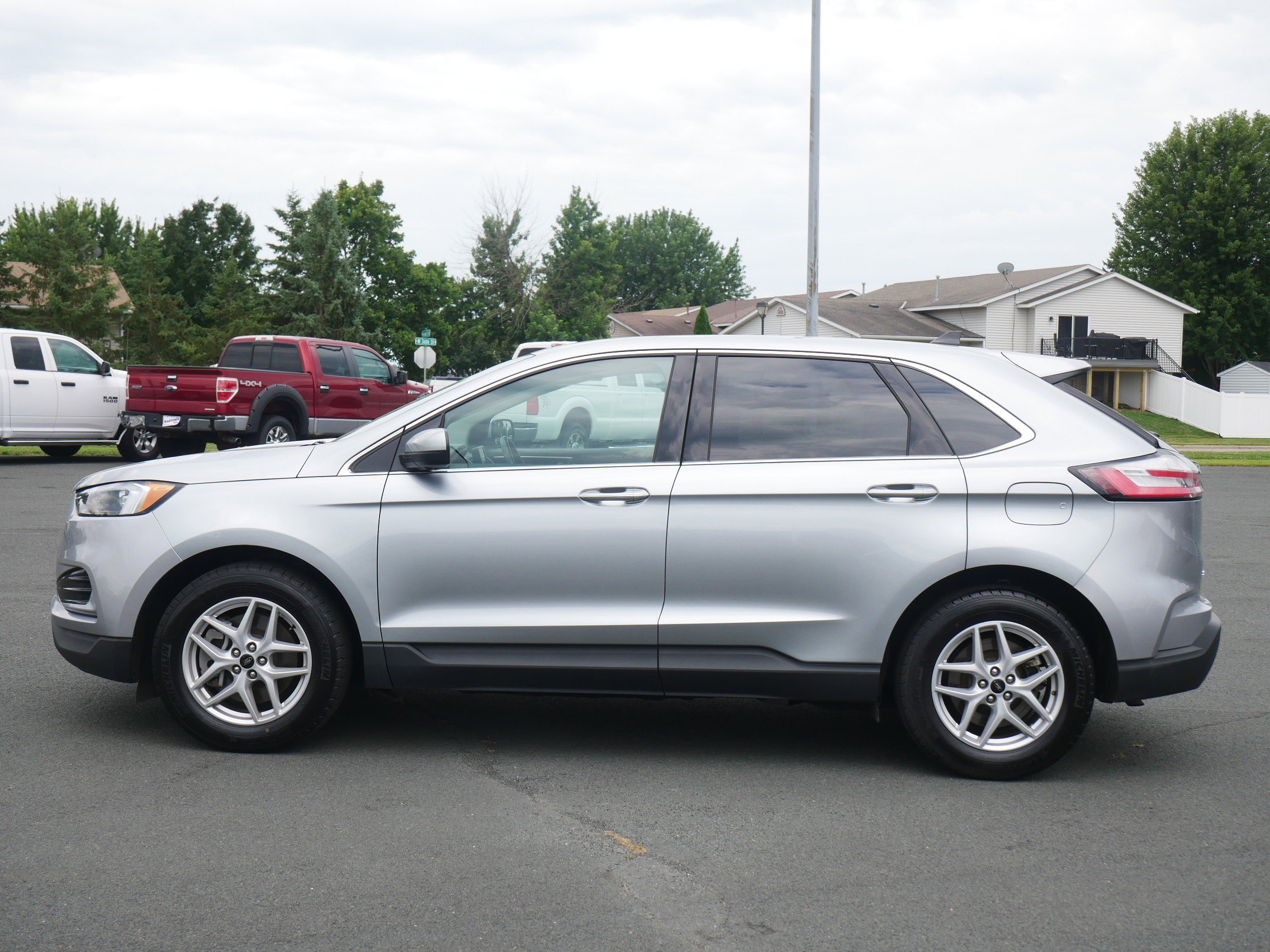 Used 2024 Ford Edge SEL with VIN 2FMPK4J92RBA76422 for sale in Hastings, Minnesota