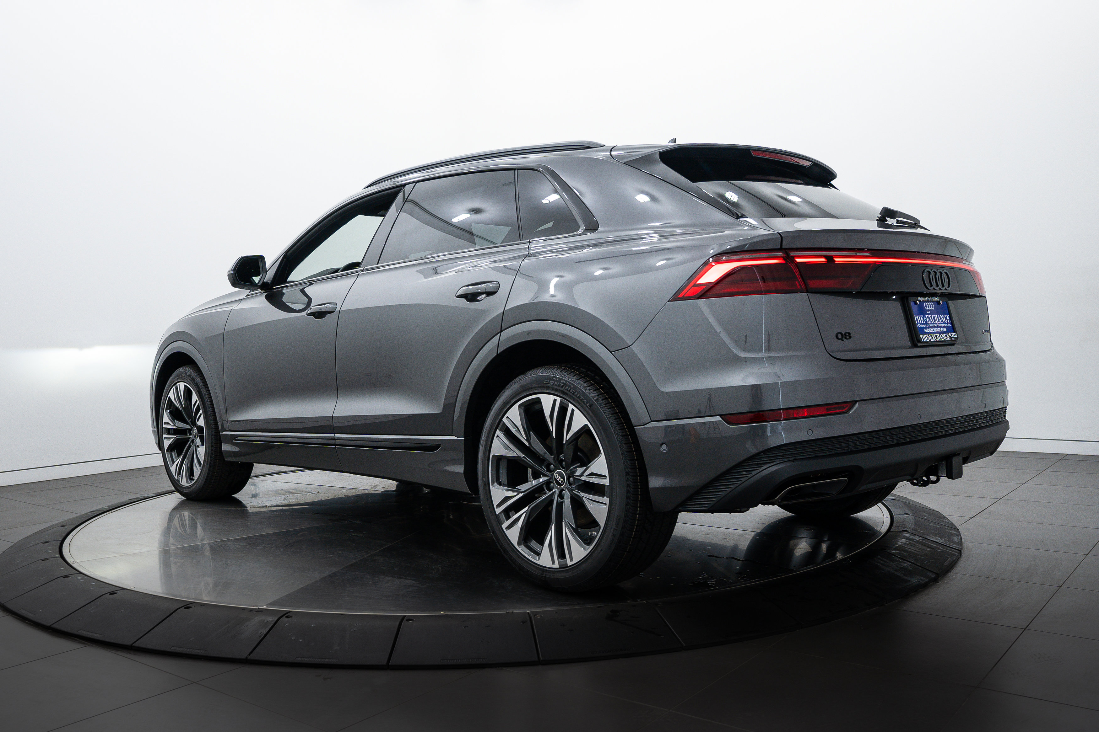 2025 Audi Q8 Premium Plus photo 5