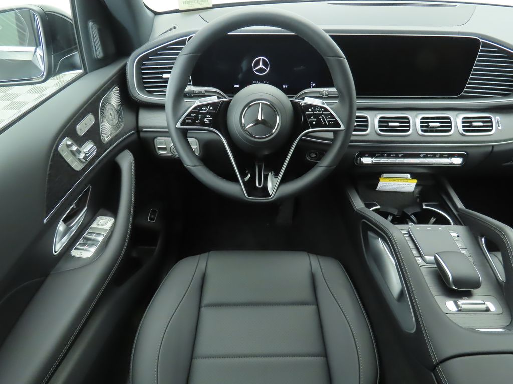 2025 Mercedes Benz GLS 450 4MATIC photo 10