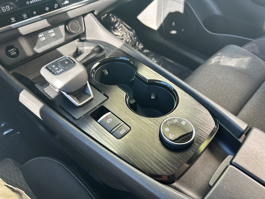 2024 Nissan Rogue SV photo 20