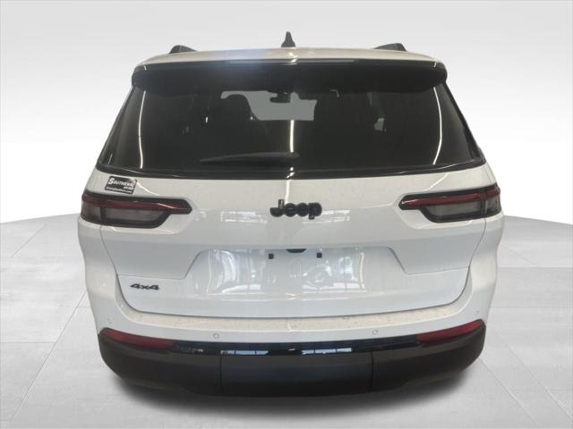 2025 Jeep Grand Cherokee Altitude X photo 3
