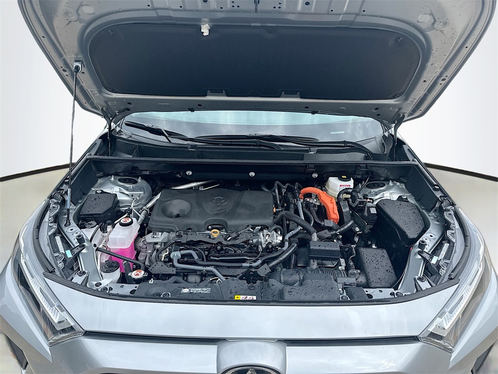 2025 Toyota RAV4 Hybrid XLE photo 28