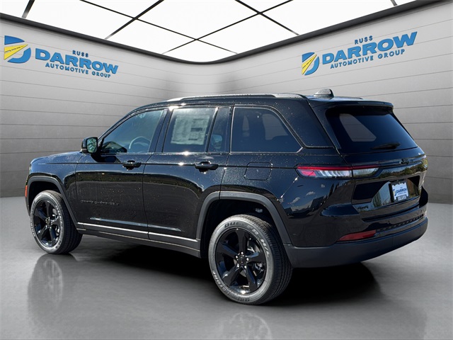 2025 Jeep Grand Cherokee Laredo photo 3