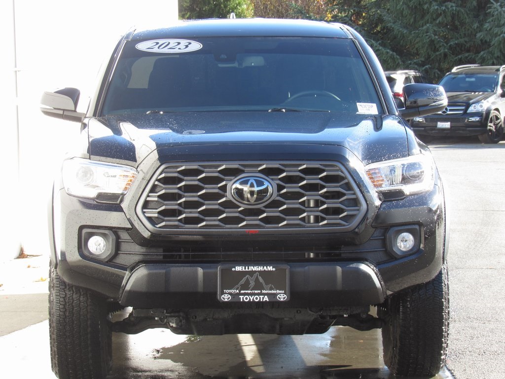 2023 Toyota Tacoma TRD photo 3