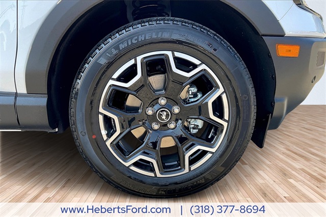 2025 Ford Bronco Sport Outer Banks photo 12