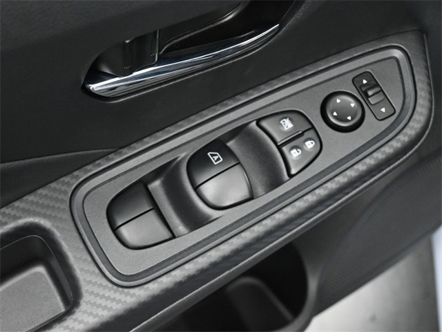 2025 Nissan Versa SV photo 12