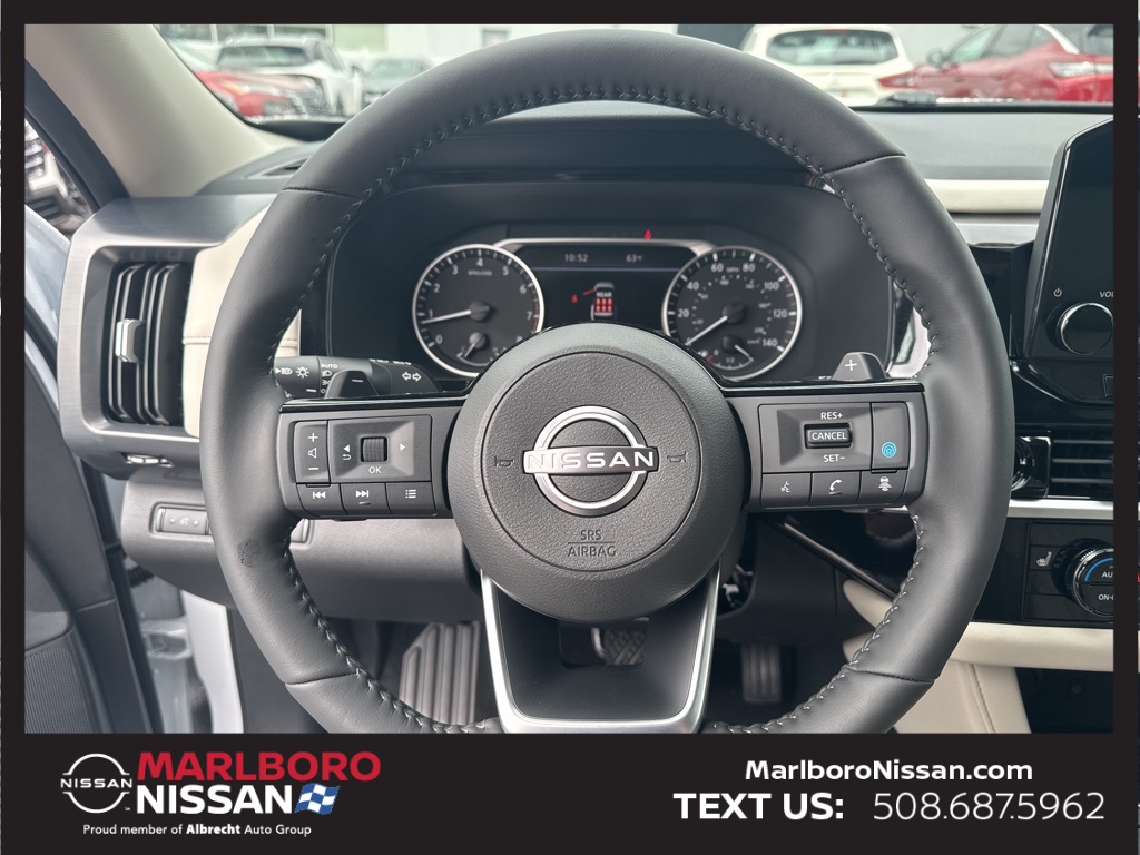 2025 Nissan Pathfinder SL photo 16