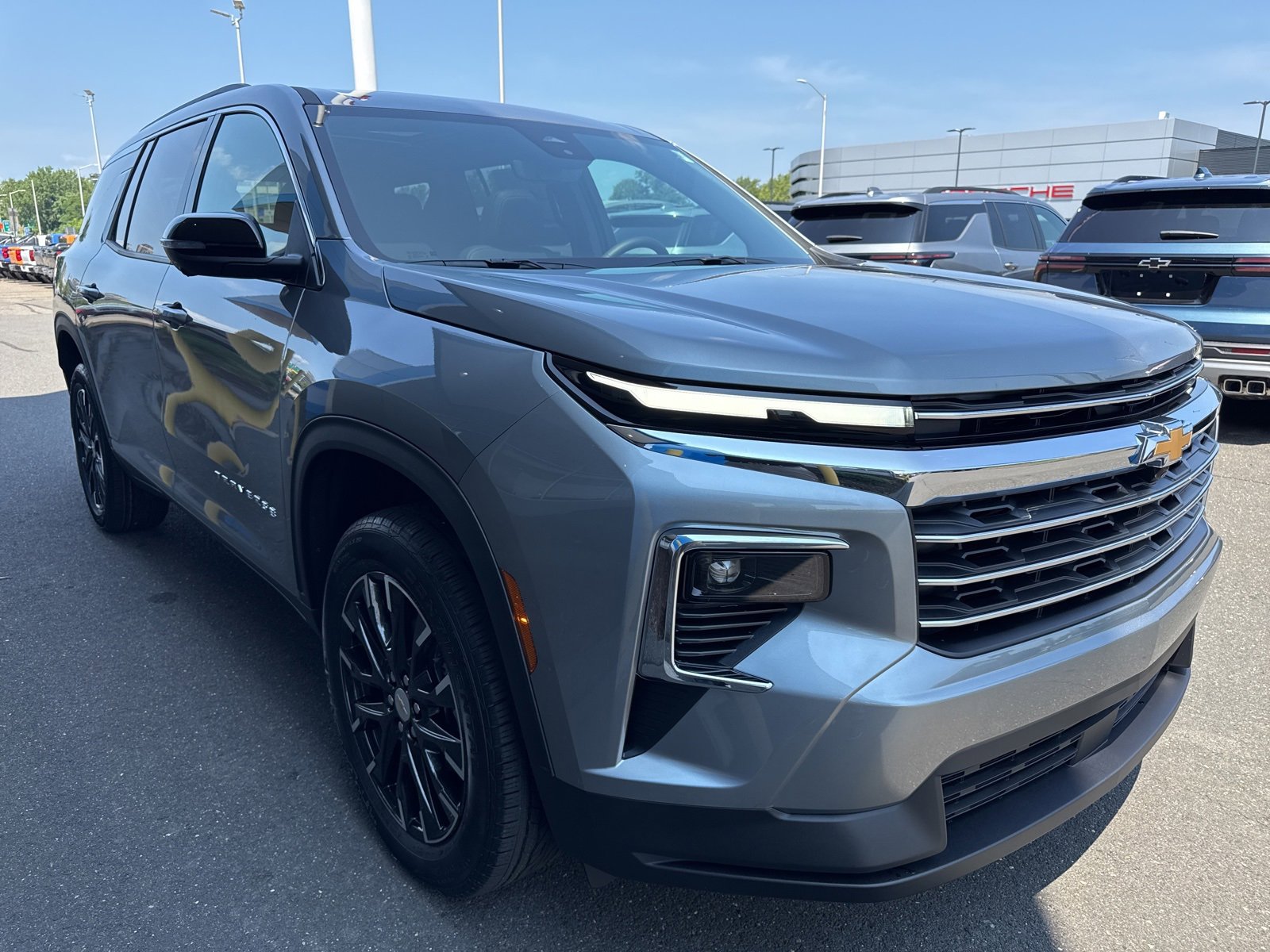 2026 Chevrolet Traverse photo 3