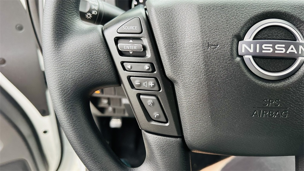 2025 Nissan Frontier SV photo 17