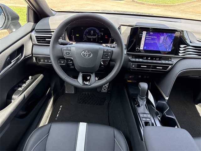 2025 Toyota Camry SE photo 13