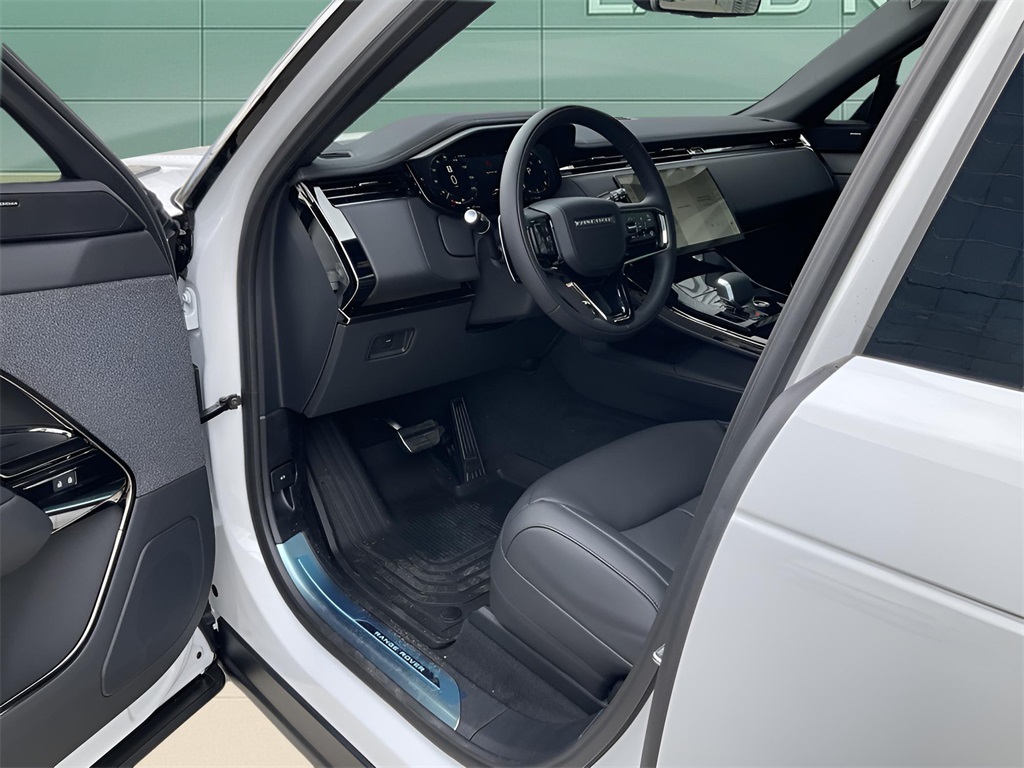 2025 Land Rover Range Rover Sport SE photo 12