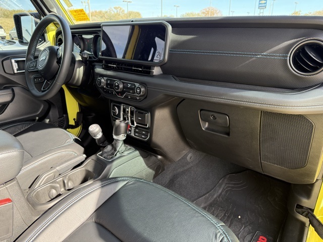 2024 Jeep Wrangler Rubicon 4xe photo 4