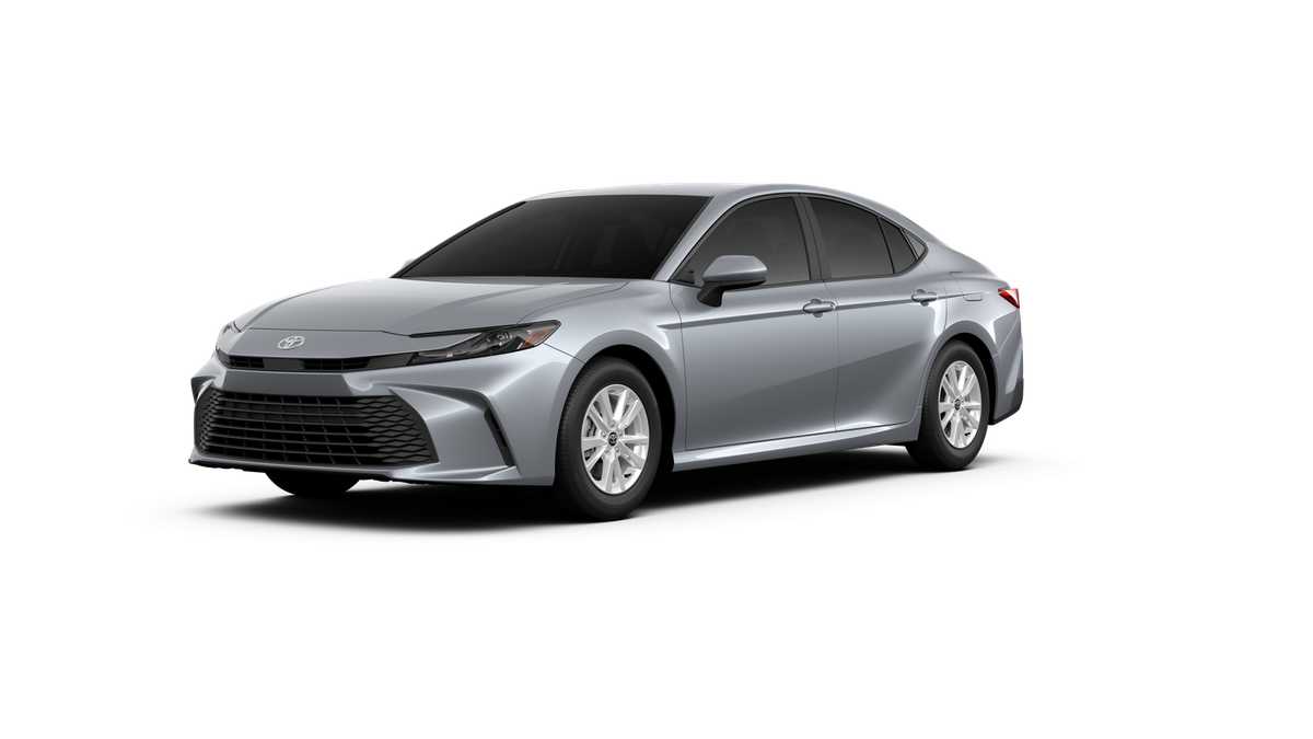 2026 Toyota Camry LE's photo