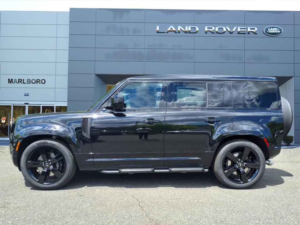 2025 Land Rover Defender 110 V8 photo 6