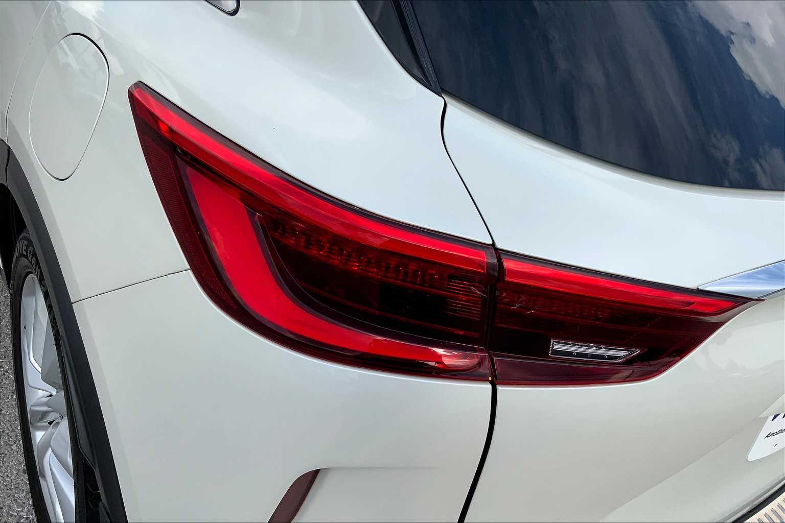 2019 Infiniti QX50 Essential photo 28