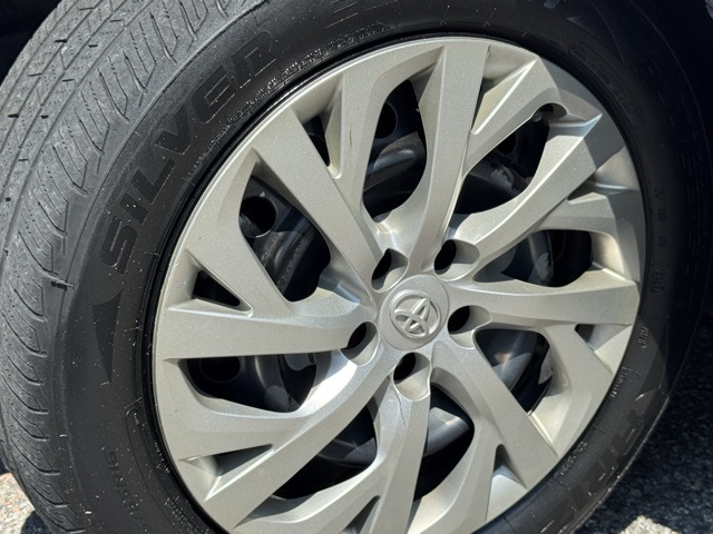 2017 Toyota Corolla L photo 6