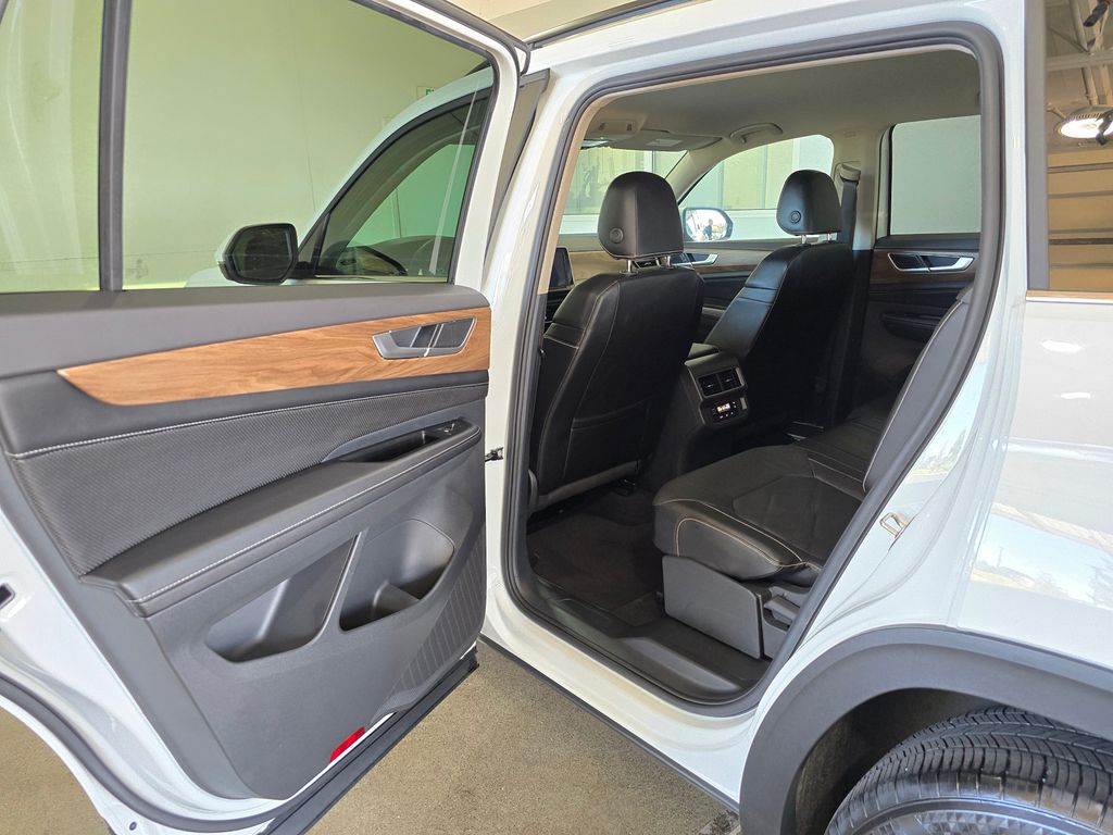 2024 Volkswagen Atlas SE photo 23