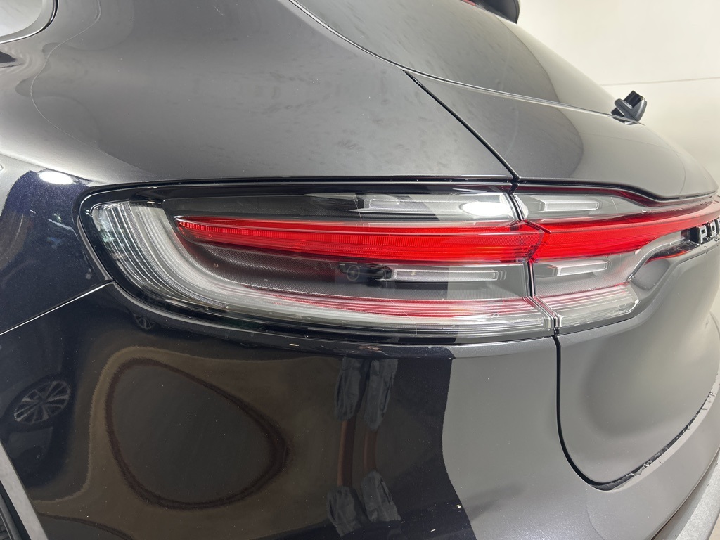 2025 Porsche Macan T photo 21